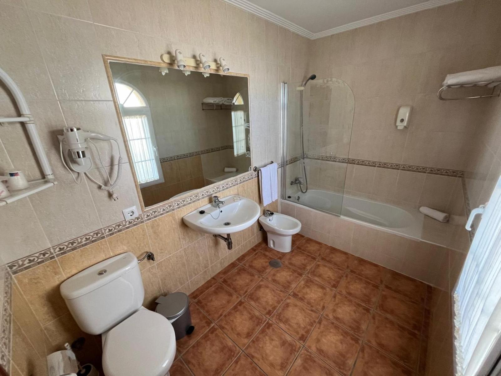 Apartamentos Turisticos Paraiso Andaluz Isola Cristina Esterno foto