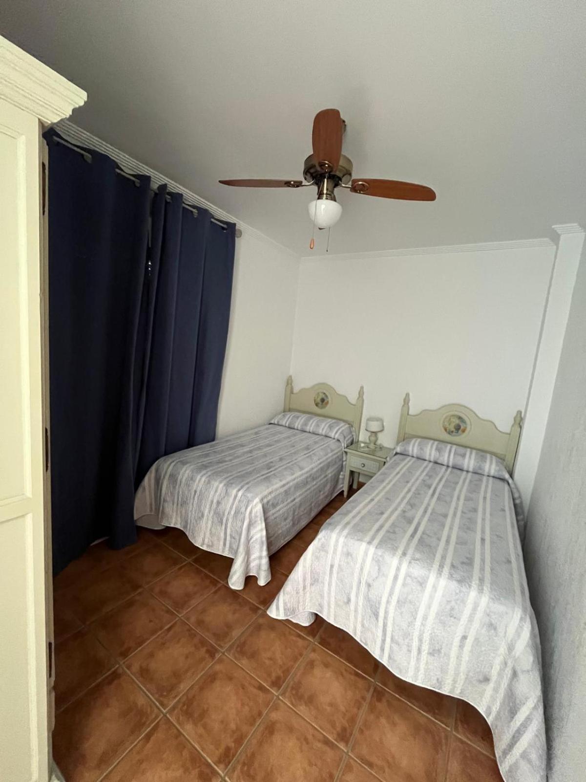 Apartamentos Turisticos Paraiso Andaluz Isola Cristina Esterno foto
